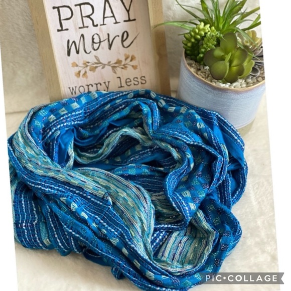 Bundle!!!Like New Condition Scarves - Picture 2 of 3